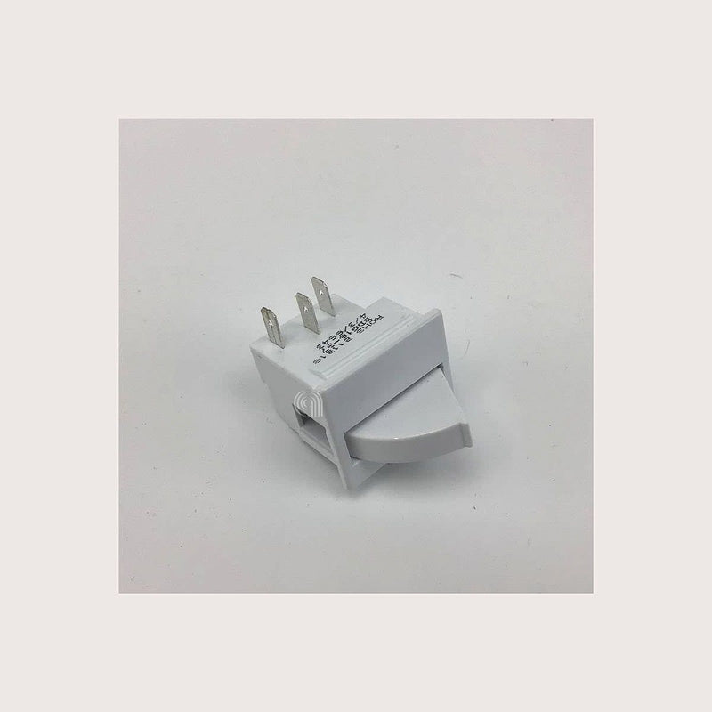 Przełącznik przyciskowy Hisense HK1055831 do lodówki